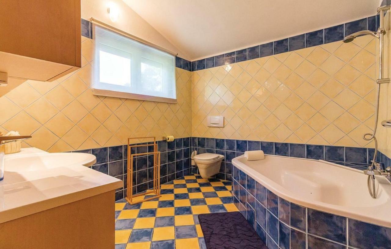 Holiday House Barbara Медулин Экстерьер фото